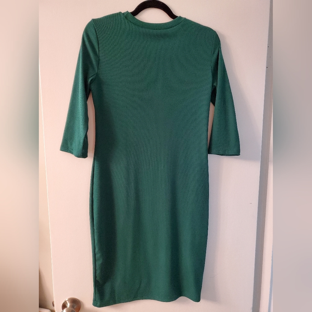 Green Ribbed Body Con dress with 3/4 sleeves Size XL